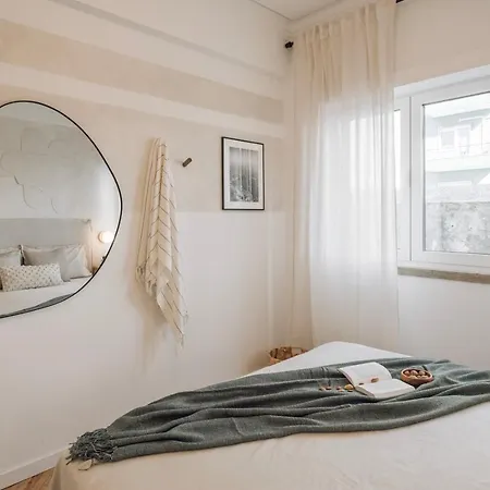 Miele - 2 Bedrooms In Estrela Lisbon