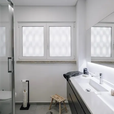 Miele - 2 Bedrooms In Estrela Apartment Lisbon