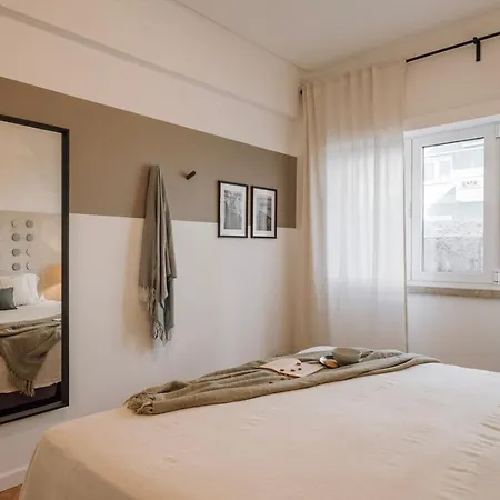 Miele - 2 Bedrooms In Estrela Lägenhet *